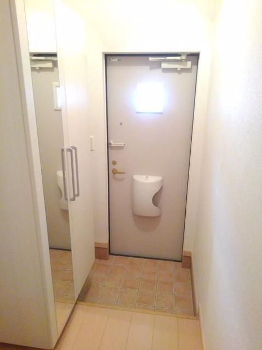 サニーリブC棟の玄関