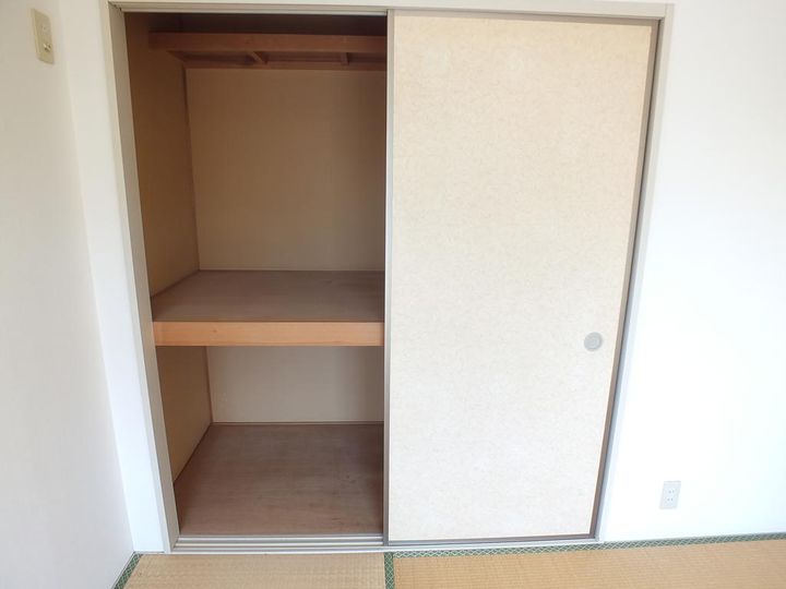ラフォーレ山川2の内装