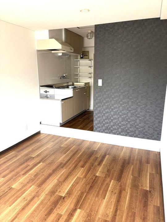 だるま堂ビルの居間