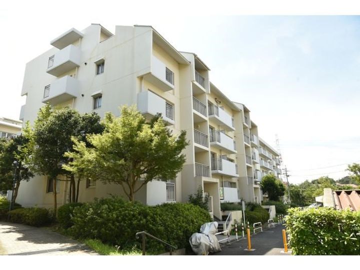 UR泉北城山台二丁団地3号棟の外観