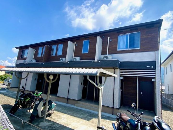 愛媛県四国中央市上柏町(アパート)の賃貸物件の外観