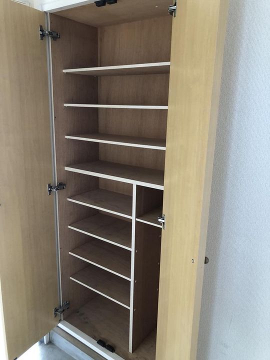 メゾン小串Bの玄関