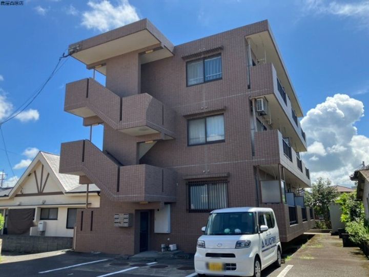 メープル西原の外観