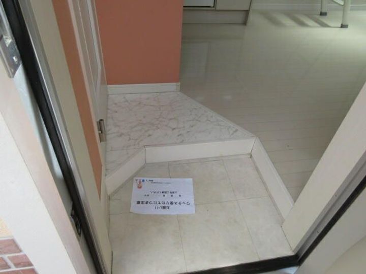 横浜アルハンブラの杜の玄関