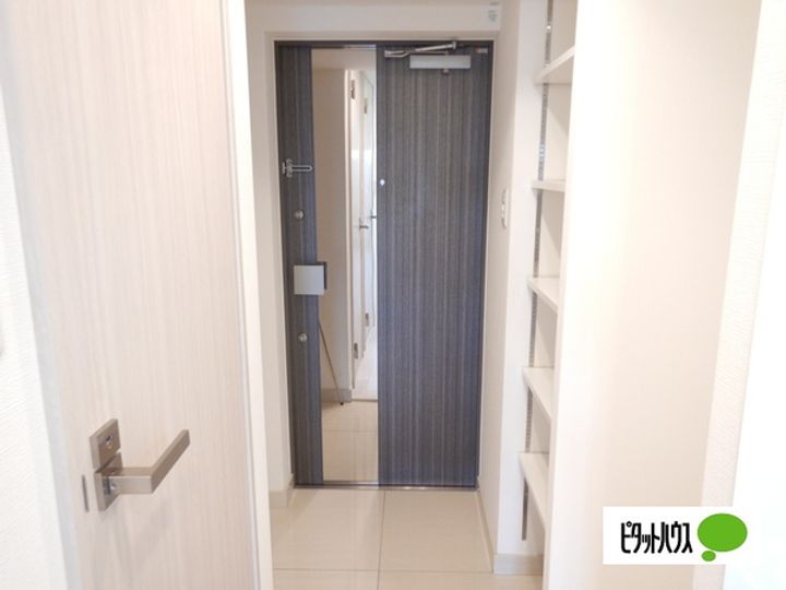 ラグゼナ門真の玄関