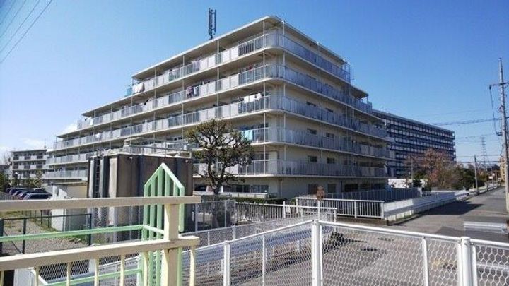 川口グリーンライフの外観
