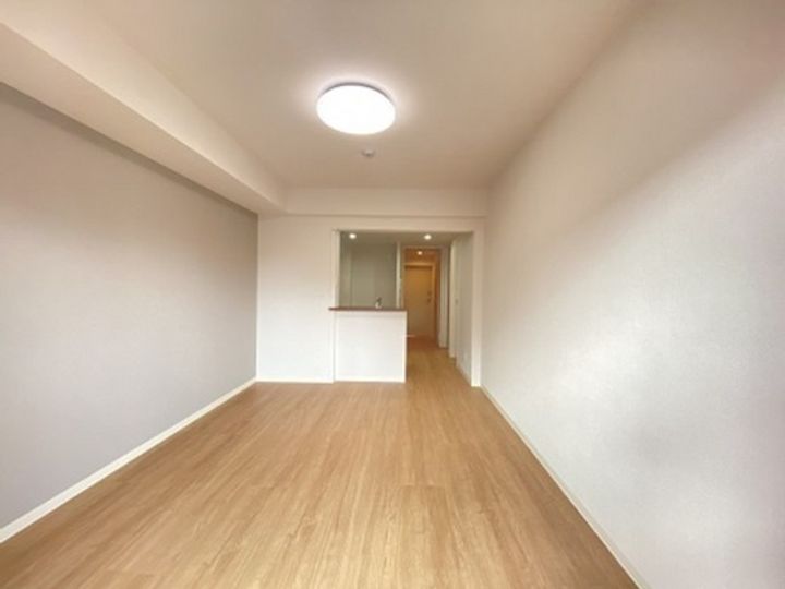 メセナ寺家の居間