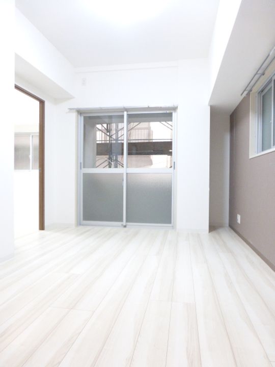 東京都港区東麻布1(マンション)の賃貸物件の居間