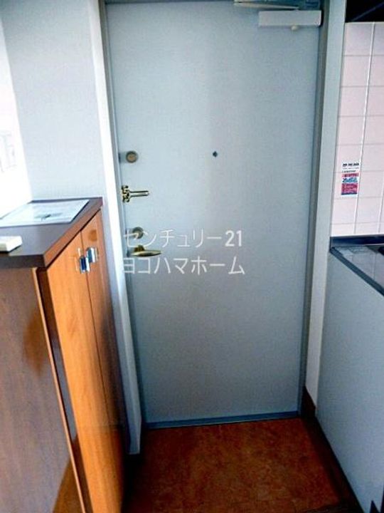 リクレイシア西横浜の玄関