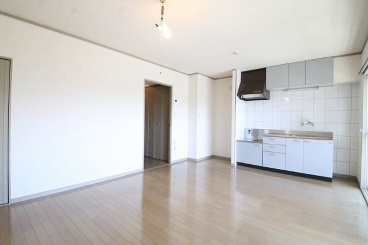 サンオリエントの居間