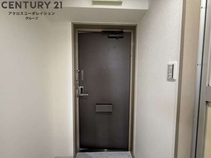 サンロイヤルの玄関