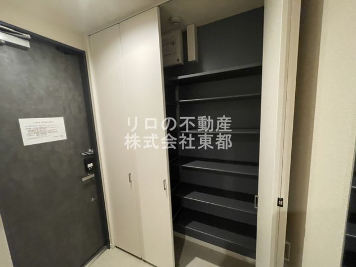 東京都東村山市栄町3(マンション)の賃貸物件の玄関