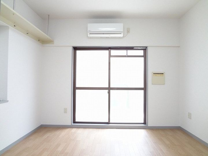 メゾン・ド・ラディの居間