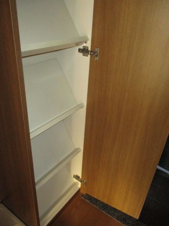 ローズガーデンK132の玄関