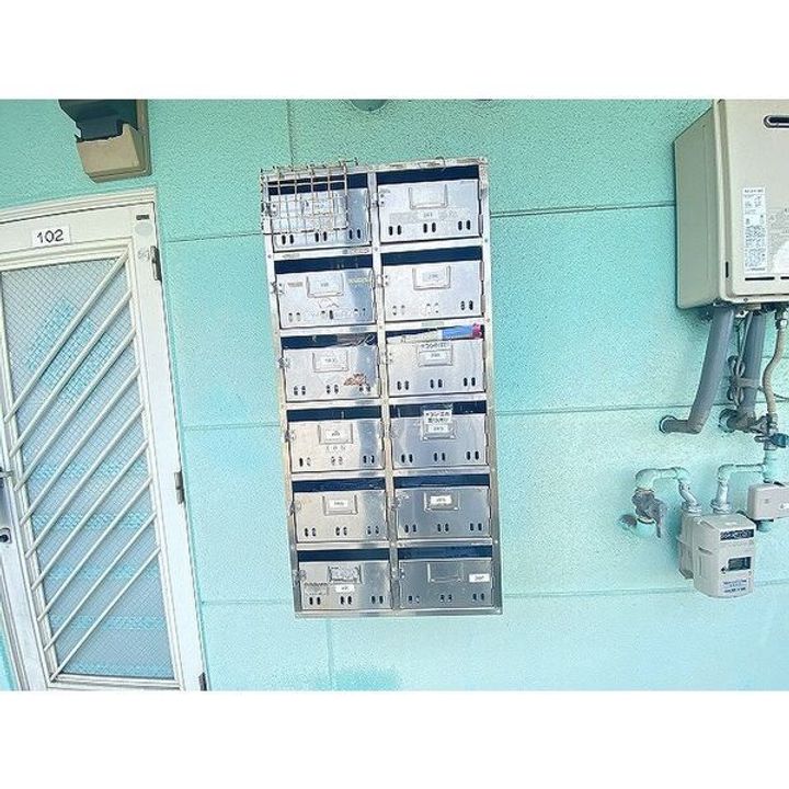 エブリワン西棟の地図