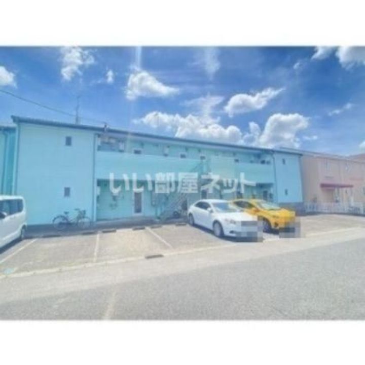 エブリワン西棟の外観