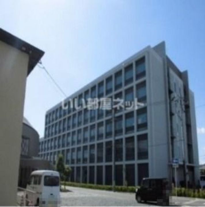 エブリワン西棟の周辺