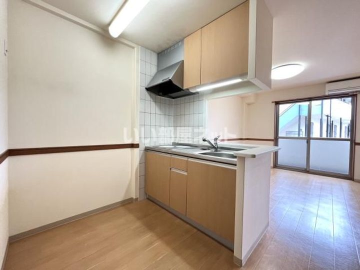 フォブール栗林南Bのキッチン