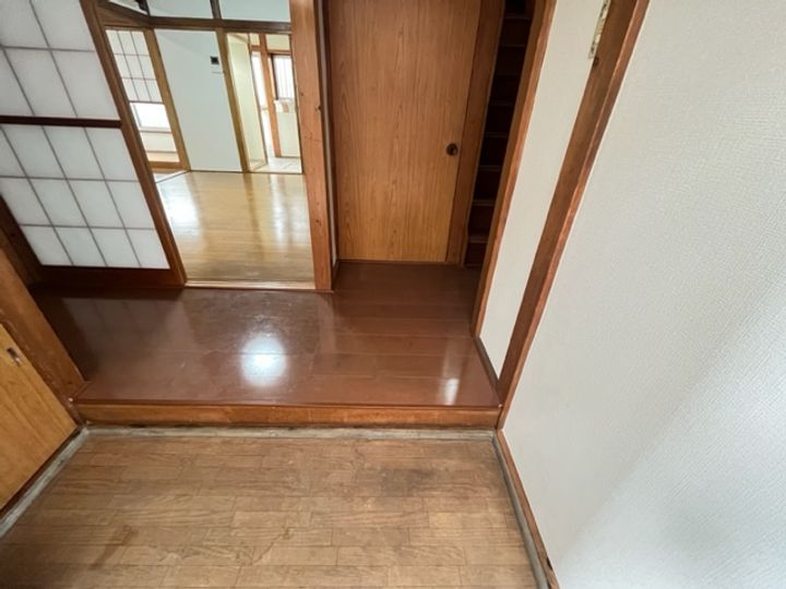 神奈川県横浜市磯子区杉田4(一戸建)の賃貸物件の玄関