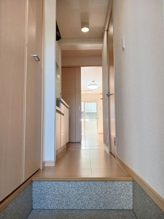 福島県福島市西中央2(マンション)の賃貸物件の玄関