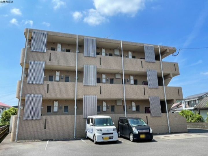カピーレ西原の外観