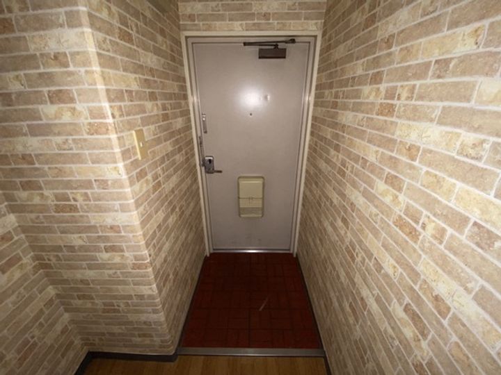 チュリス新八丁堀の玄関