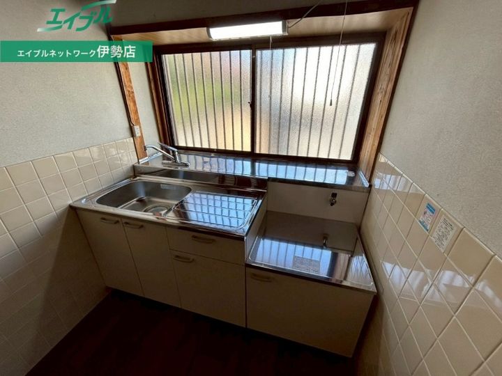 三重県伊勢市岡本2(一戸建)の賃貸物件のキッチン