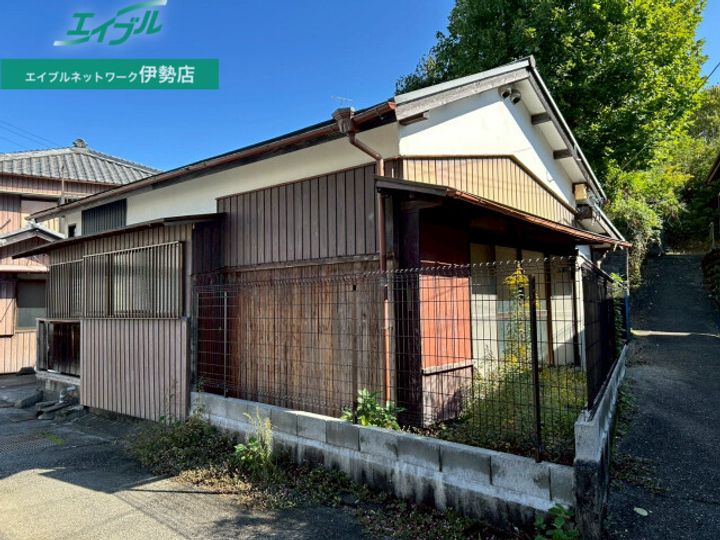 三重県伊勢市岡本2(一戸建)の賃貸物件の外観