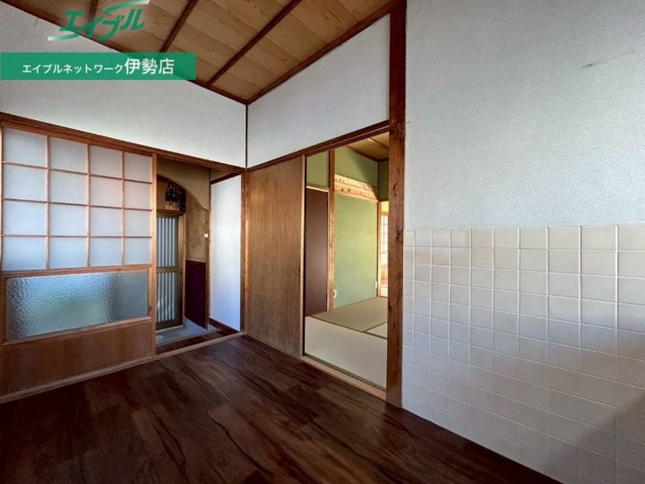 三重県伊勢市岡本2(一戸建)の賃貸物件の居間