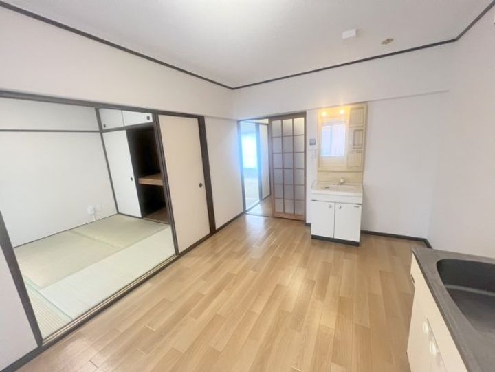 第一中村ビルの居間