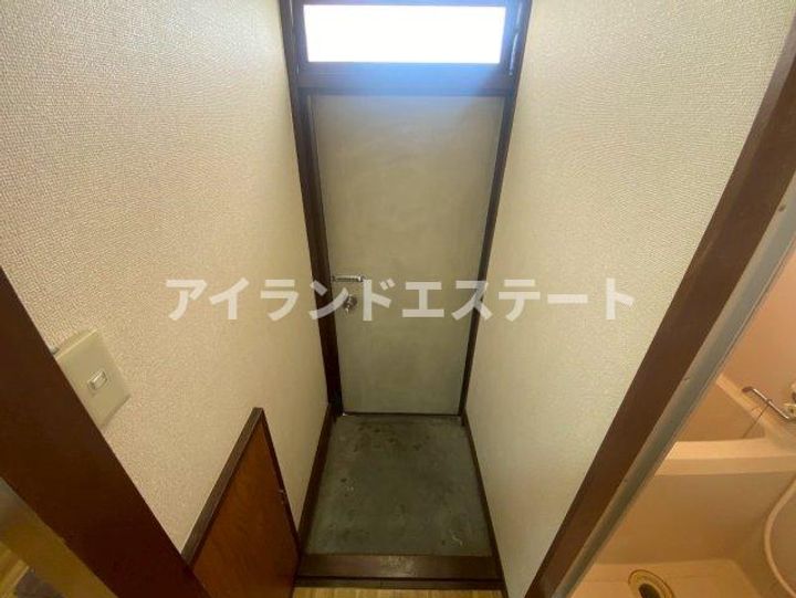 ワカバハイツの玄関