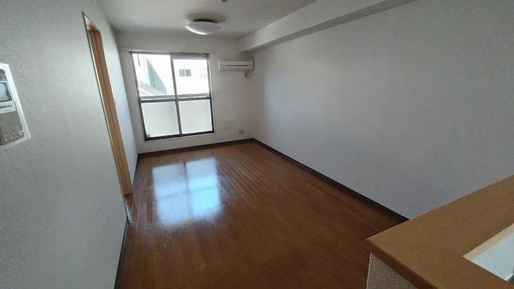 神奈川県中郡二宮町山西(アパート)の賃貸物件の居間