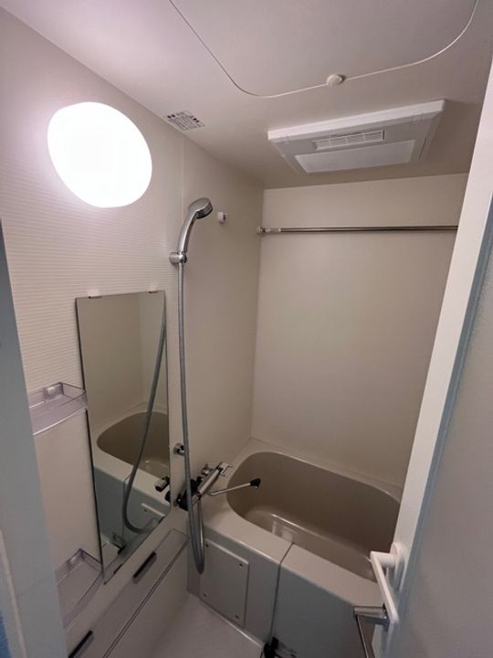 神奈川県横浜市西区浜松町の賃貸マンションの風呂