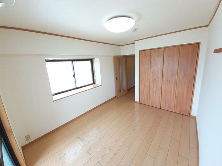 エレガンテ みよしの居間