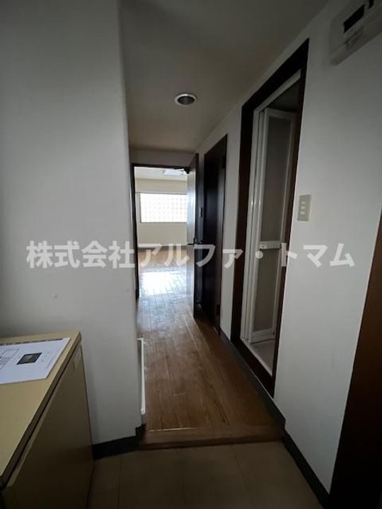 フローレス昭和町の玄関