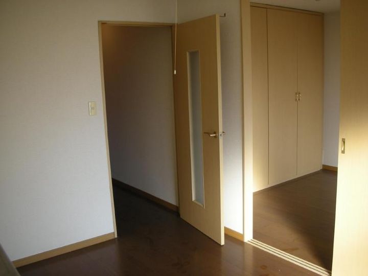 レオパレスハピネスの居間