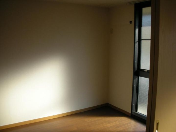 レオパレスハピネスの居間