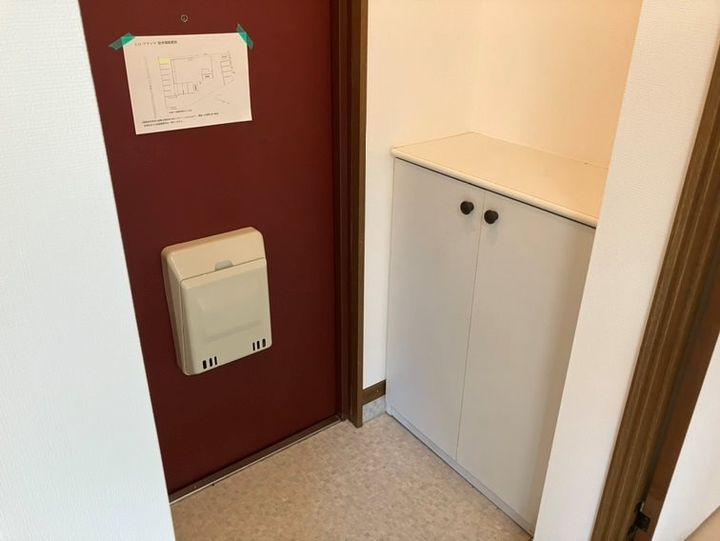 ヒロ・アセッツの玄関