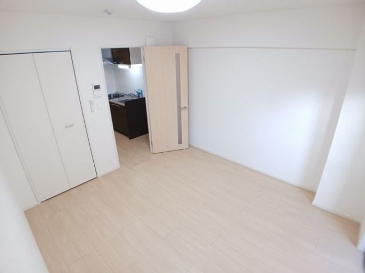 マンション嘉利吉 IIの居間