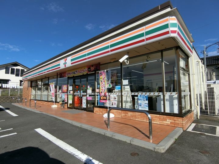 ロイヤルステイブルの周辺