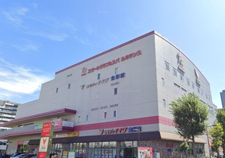 シャングリ・ラの周辺