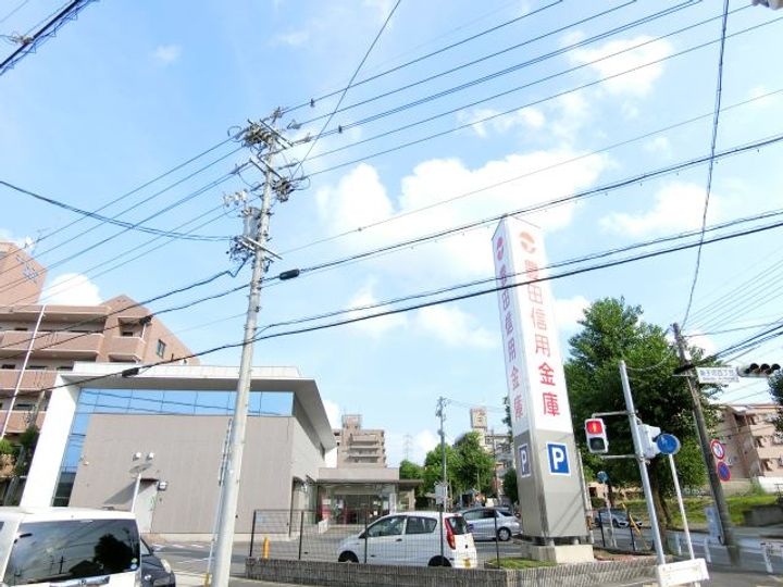 メゾンベール名東の周辺