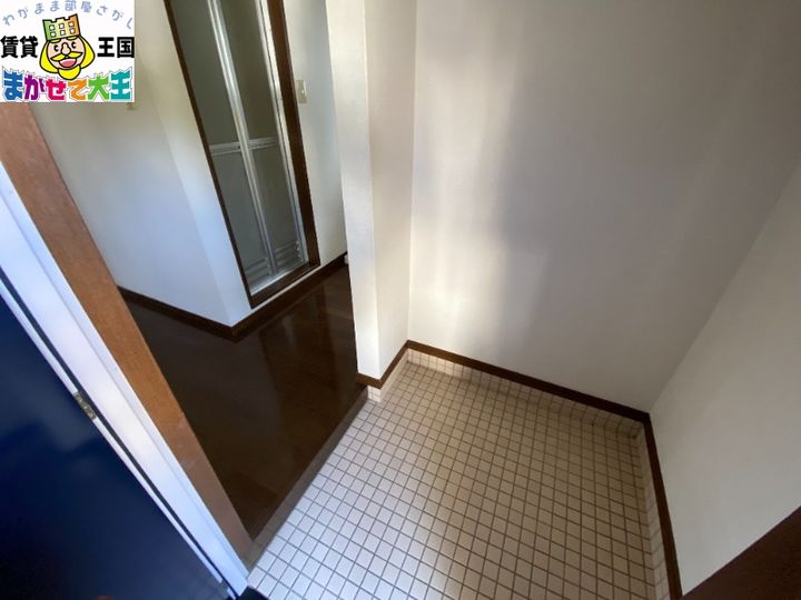 ハイツ椿坂の玄関