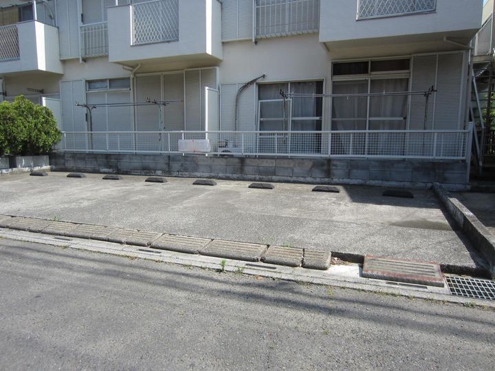 ファミネス谷原201の地図