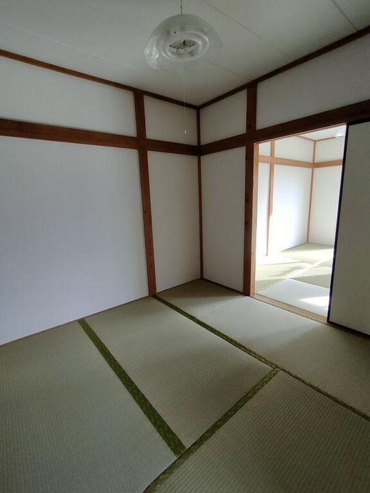 ファミネス谷原201の居間