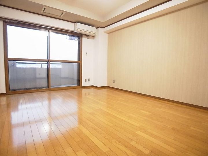 リアライズ山王の居間