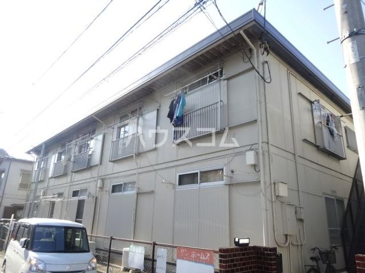 サンホームズの外観