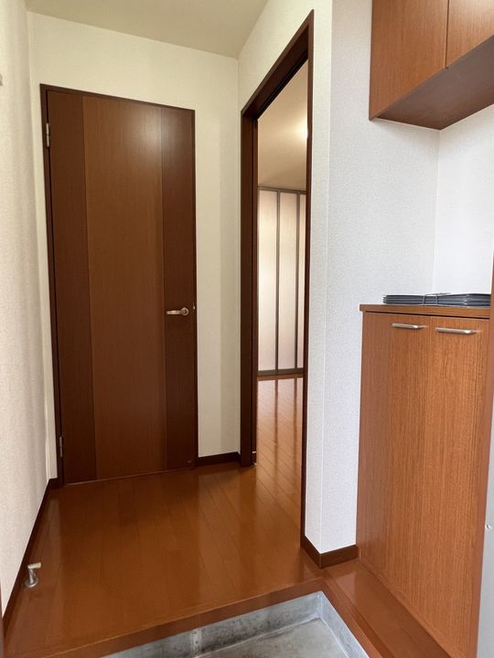 山形県山形市江俣1(アパート)の賃貸物件の玄関