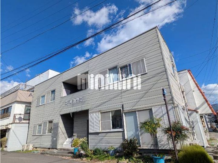 コーポカツミの外観