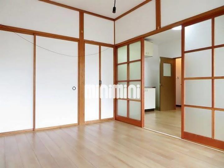 コーポカツミの居間